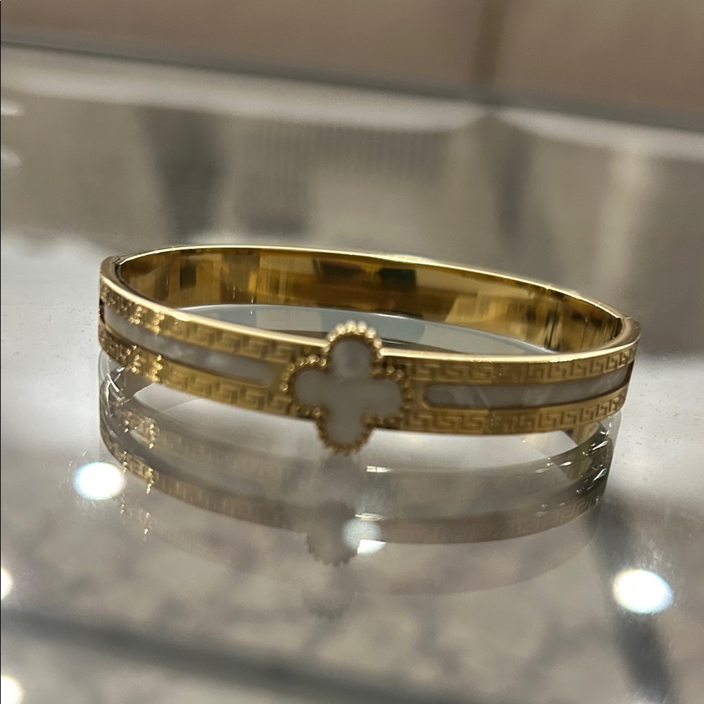 Gold and White Clover Bracelet Bangle